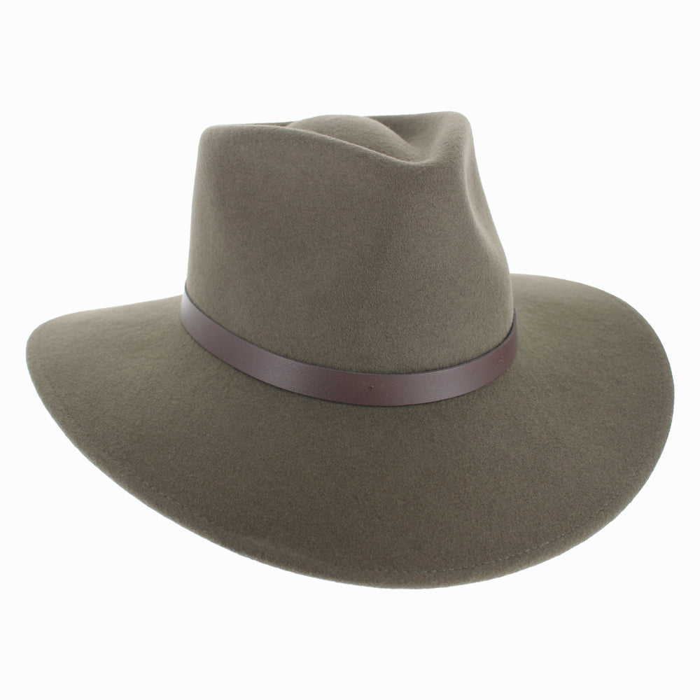 Model wearing Olive Belfry Alejandro wool safari hat with wide brim for stylish fall winter travel looks