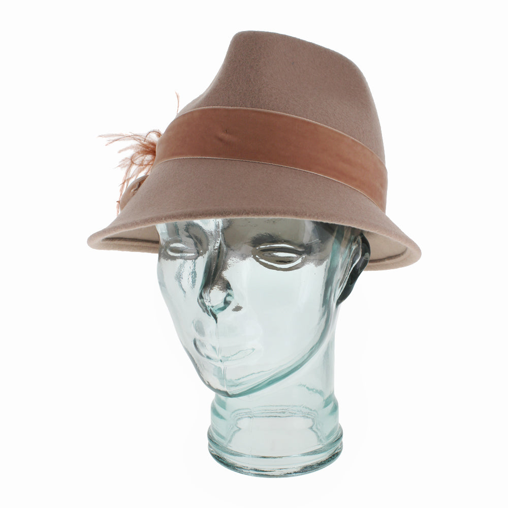 Close-up of Belfry Edvige nude trilby showing velvet band and long feather embellishment