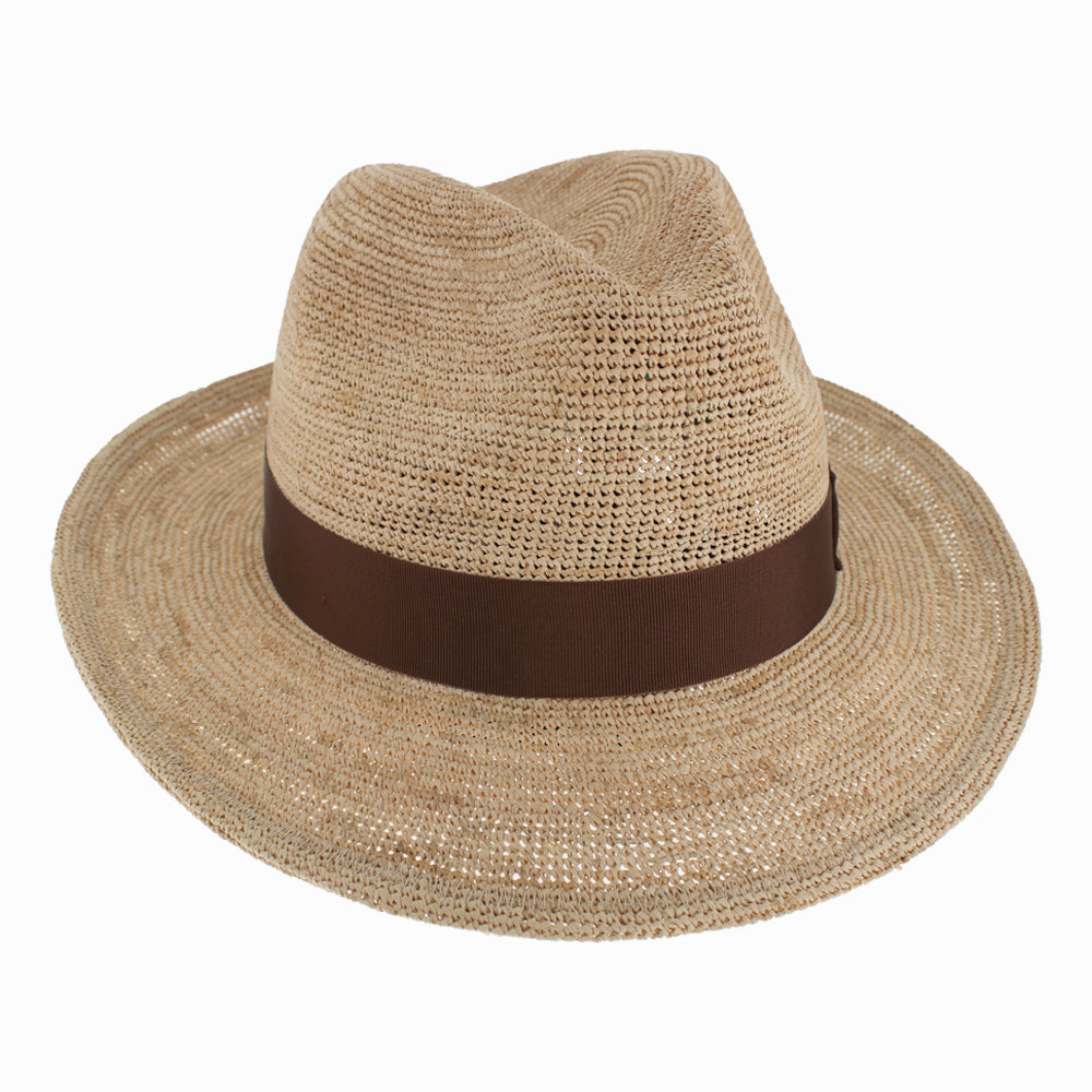 Natural raffia straw fedora with neutral tones – perfect hat for summer beach days and vacations