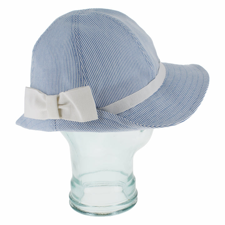 Blue bonnet hat in 100% cotton with breathable seersucker texture for summer wear